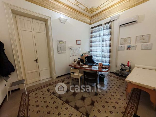 Casa bi/trifamiliare in residenziale in 