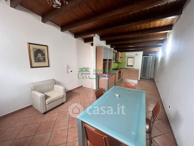 Casa indipendente in residenziale in Via Gaetano Donizetti