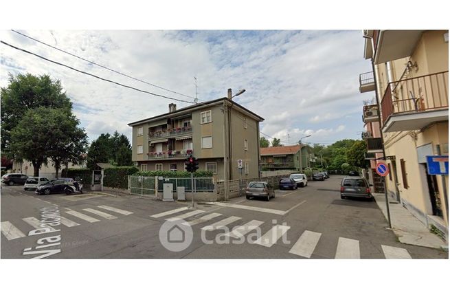 Box/posto auto in residenziale in Via Cavour 121