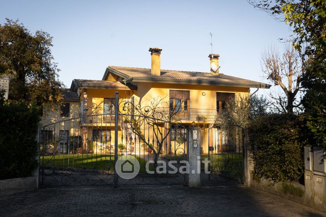 Casa indipendente in residenziale in Via Pescatori 1