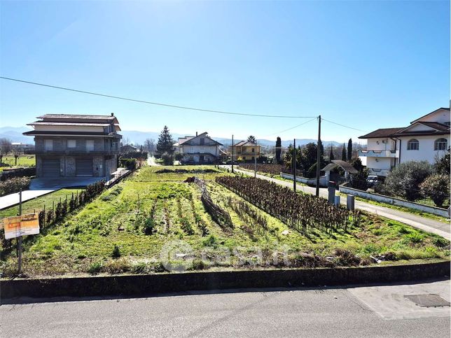 Terreno agricolo in commerciale in 