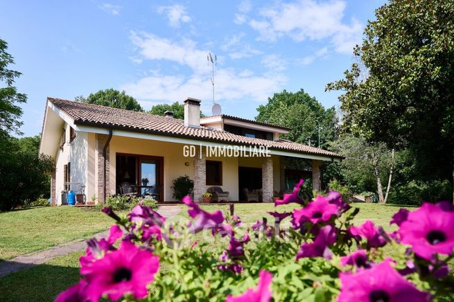 Villa in residenziale in Via 18 Giugno 48