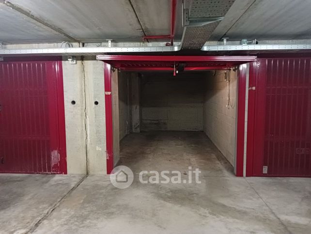 Garage/posto auto in residenziale in Via Andrea Maria Ampère 7