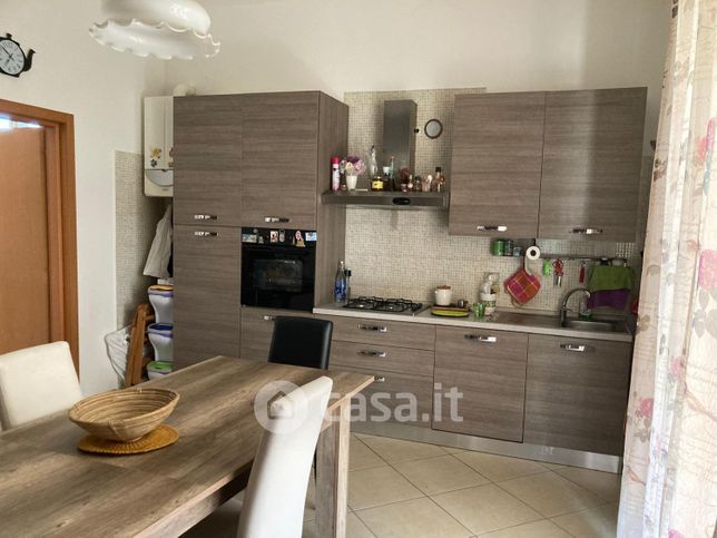 Casa bi/trifamiliare in residenziale in Via Nazionale