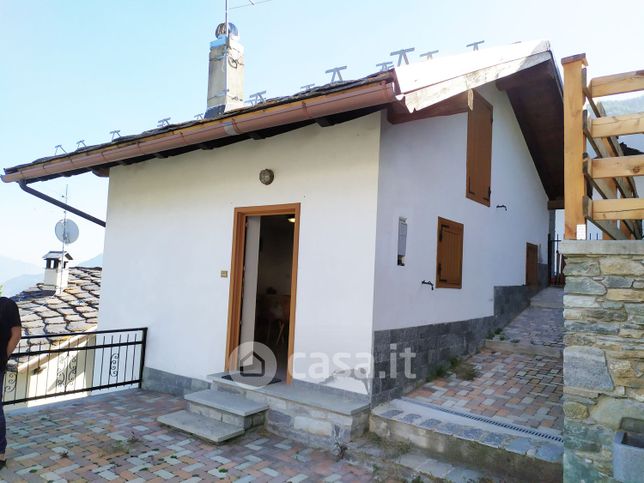 Casa indipendente in residenziale in Frazione Champagnod