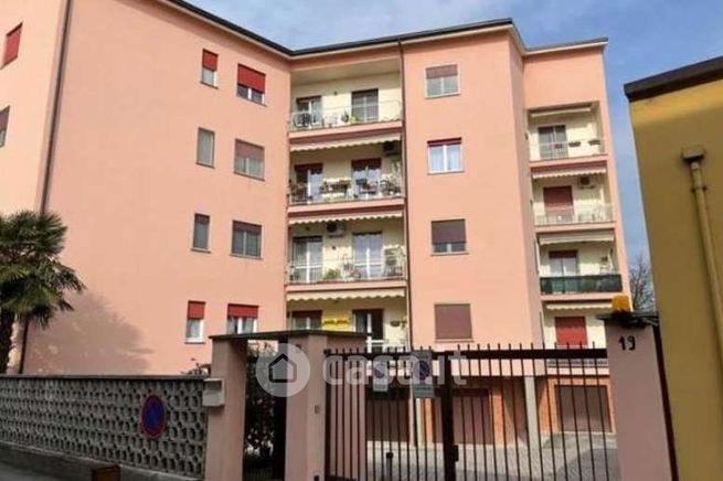 Appartamento in residenziale in Via L. Barni 21