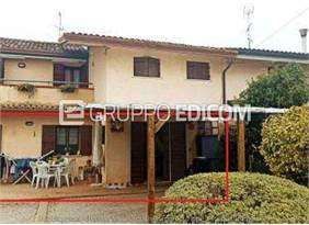 Villetta a schiera in residenziale in Via Stazione 138