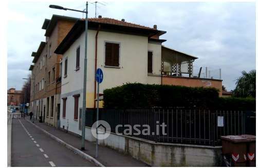 Casa indipendente in residenziale in Viale Vittoria 2