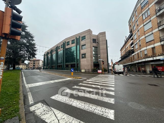 Ufficio in commerciale in Viale Cesare Battisti 47