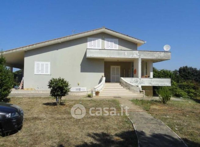 Villa in residenziale in Via Giovanni Paisiello 87