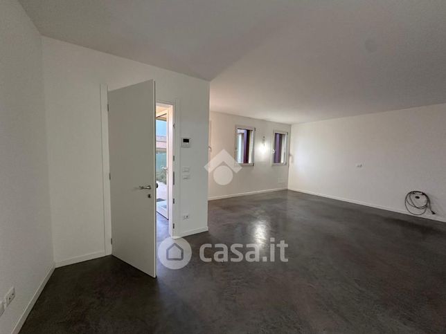 Appartamento in residenziale in Via Montello 6