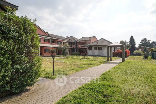 Appartamento in residenziale in Via Dott.A.Cosmi 4