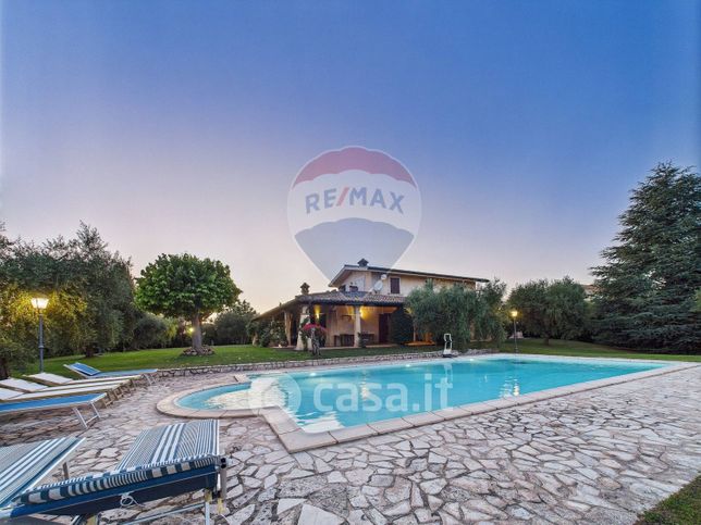 Villa in residenziale in Via di Battiferro 62