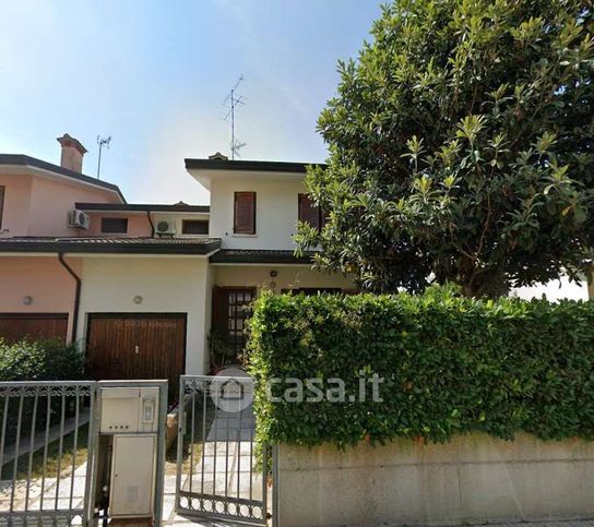 Villetta a schiera in residenziale in Via Padova