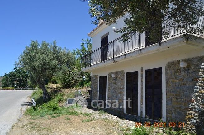 Casa bi/trifamiliare in residenziale in torre lapunta