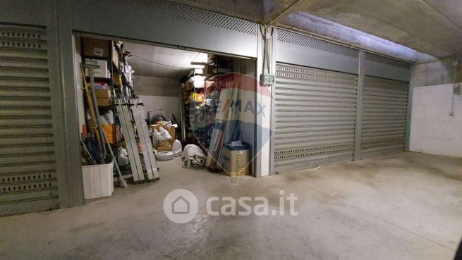 Garage/posto auto in residenziale in Via dei Limoni 11