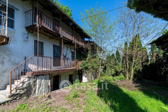 Casa indipendente in residenziale in Via Cave 203