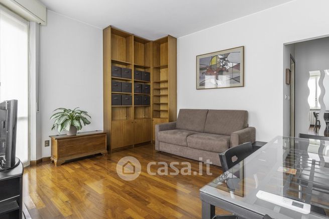 Appartamento in residenziale in Viale Romolo 6