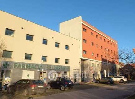 Ufficio in commerciale in Viale Luigi Settembrini