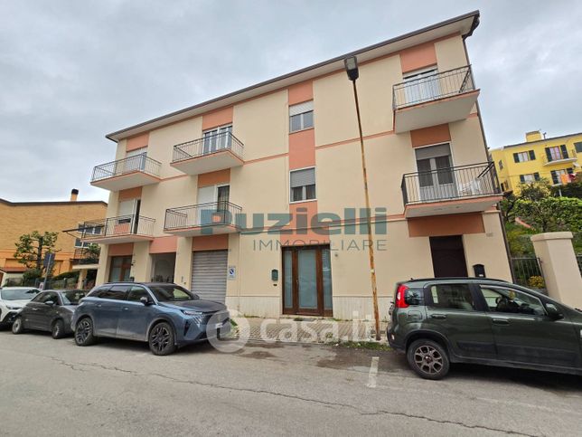 Ufficio in commerciale in Viale Medaglie D'Oro 14