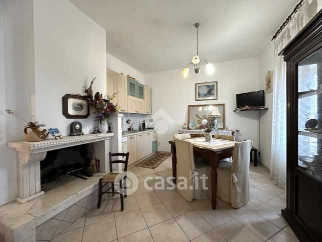 Casa bi/trifamiliare in residenziale in Via Nazionale 41