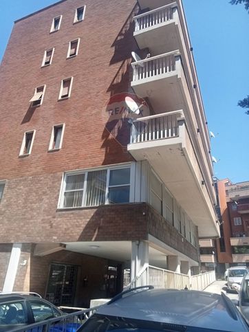 Ufficio in commerciale in Via della Pallotta 9