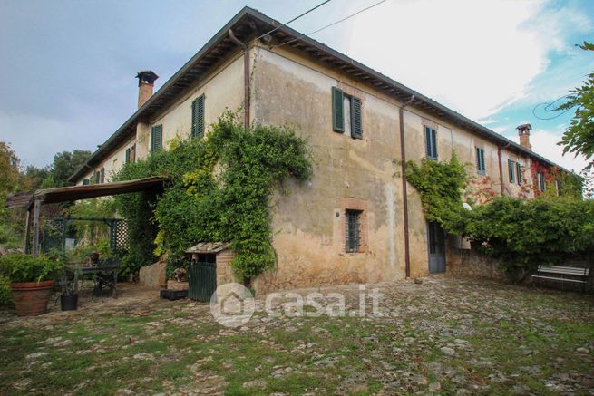 Rustico/casale in residenziale in 