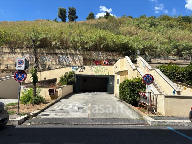 Box/posto auto in residenziale in Via Pietro de Cristofaro 61