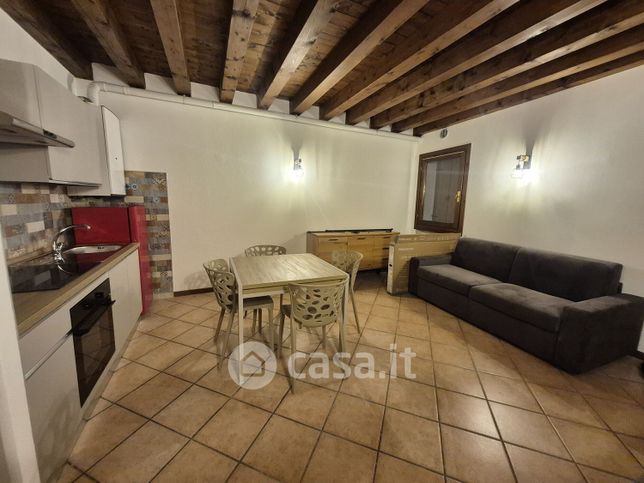 Appartamento in residenziale in Via Baracca 18