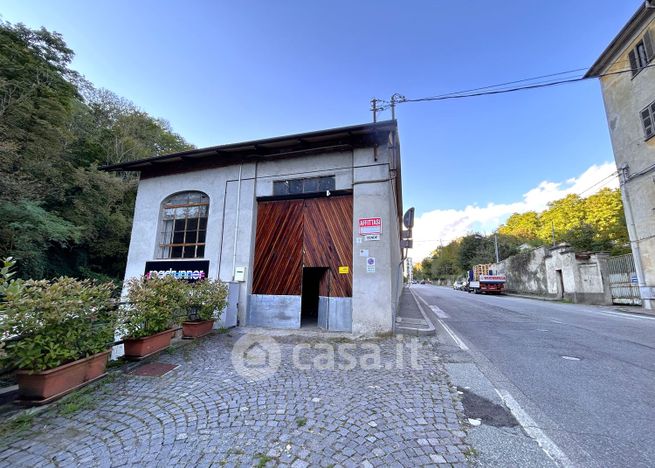 Capannone in commerciale in Via Tollegno 1