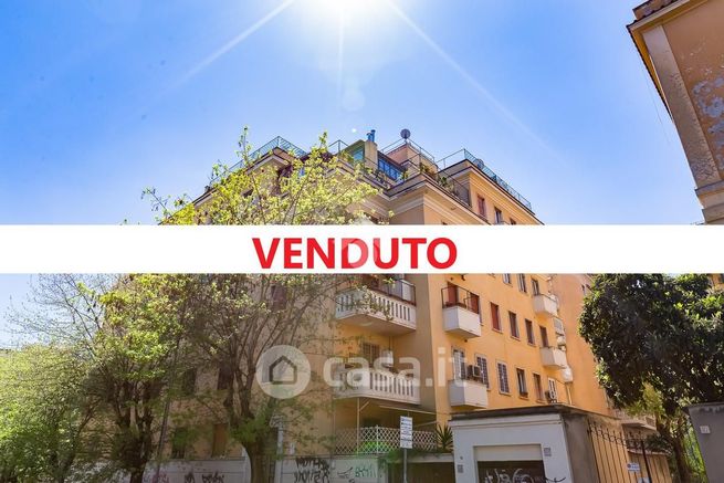 Appartamento in residenziale in Via di S. Angela Merici 16