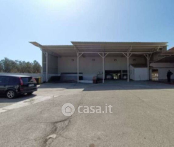 Capannone in commerciale in Via Botteghelle