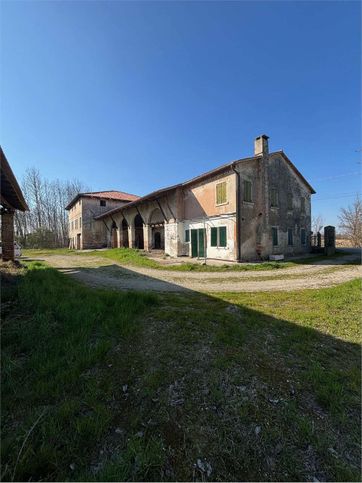 Rustico/casale in residenziale in 