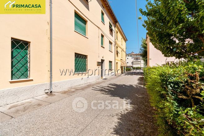 Appartamento in residenziale in Via Circondaria 44