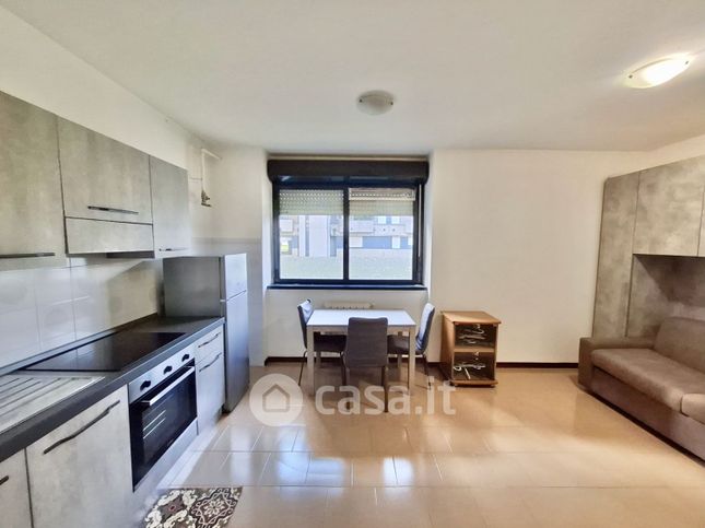 Appartamento in residenziale in Via Luigi Capuana 56