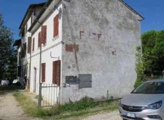 Casa indipendente in residenziale in Via Isolella