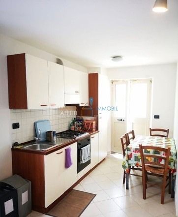 Casa bi/trifamiliare in residenziale in Via Petroniano 1