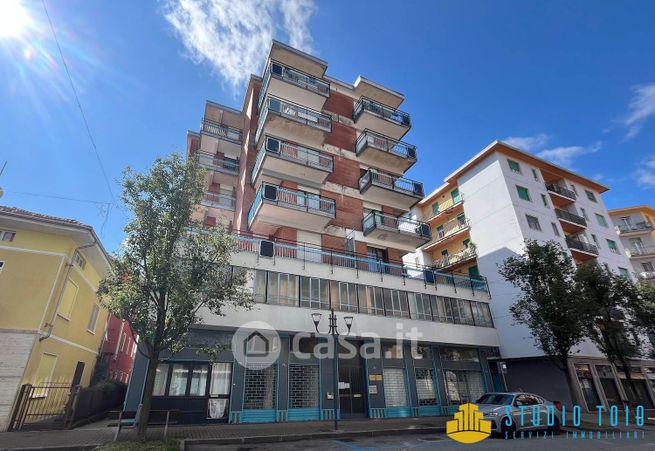 Ufficio in commerciale in Via del Mercato 77