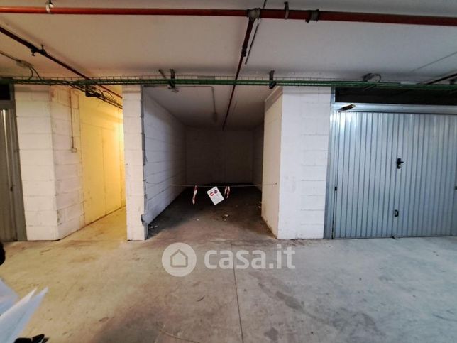 Garage/posto auto in residenziale in Via Flaminia 964 /a