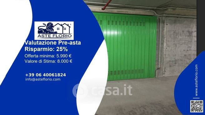Box/posto auto in residenziale in Via Envie 8 /A