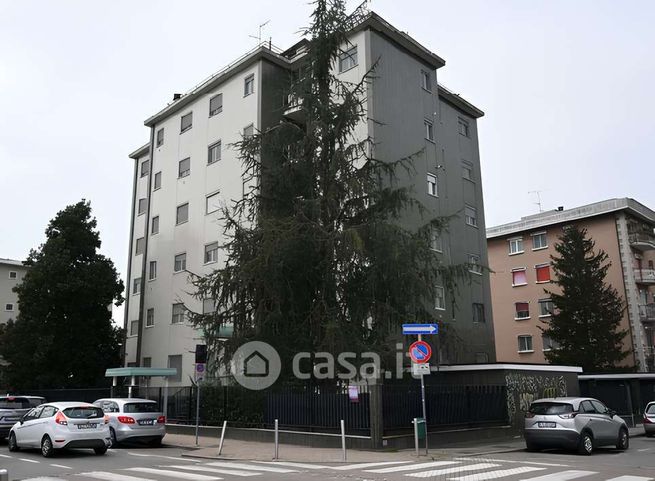 Box/posto auto in residenziale in Viale Palmiro Togliatti 114