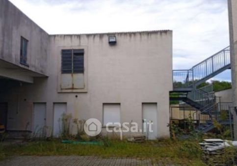 Capannone in commerciale in Via Boccaccio 3