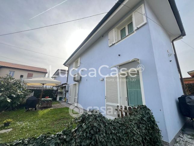 Villa in residenziale in Via Lorenzo Nottolini 107