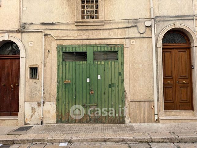 Capannone in commerciale in Via della Vittoria
