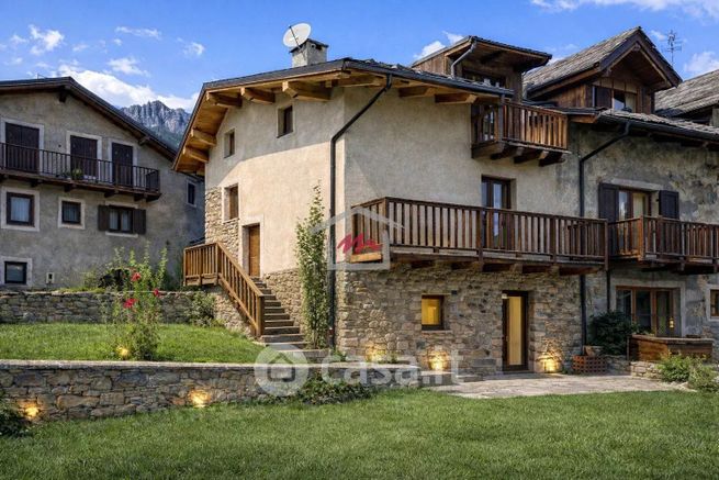 Casa indipendente in residenziale in Frazione Melezet 93