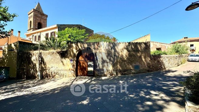 Casa indipendente in residenziale in 