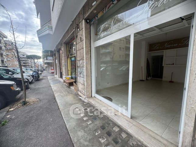 Negozio/locale commerciale in commerciale in Via Attilio Friggeri 150