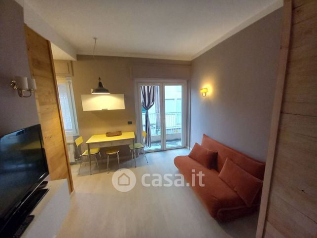 Appartamento in residenziale in Via Rosmini