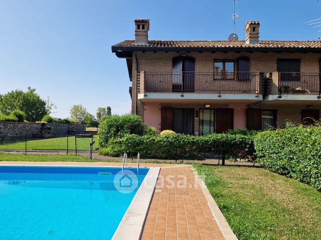 Villetta a schiera in residenziale in Via Cornelio 2