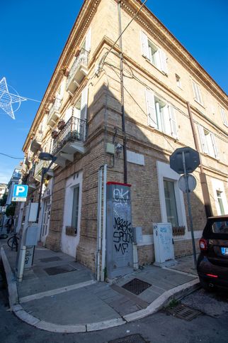 Appartamento in residenziale in Via C. Battisti 184